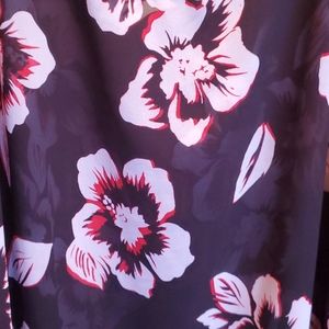 Sleeveless beautiful floral 🌼 top